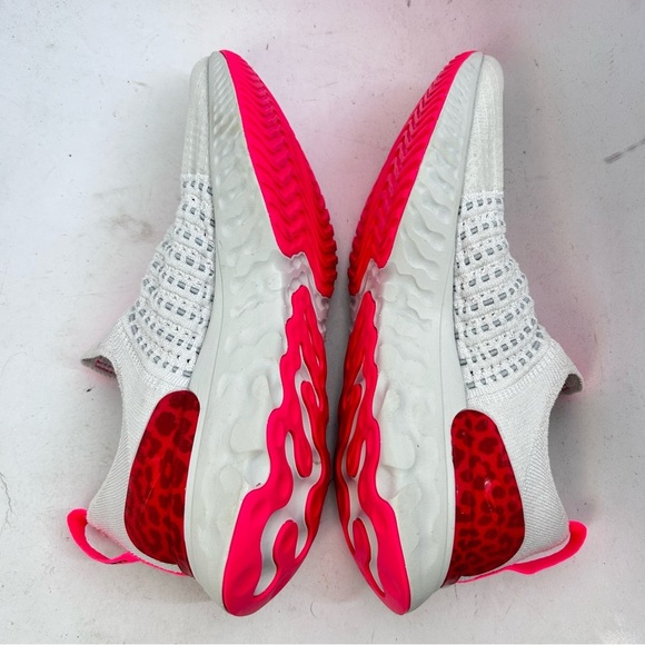 Nike React Phantom Run Flyknit 2 Size 8 DM8064 001 - Picture 8 of 11